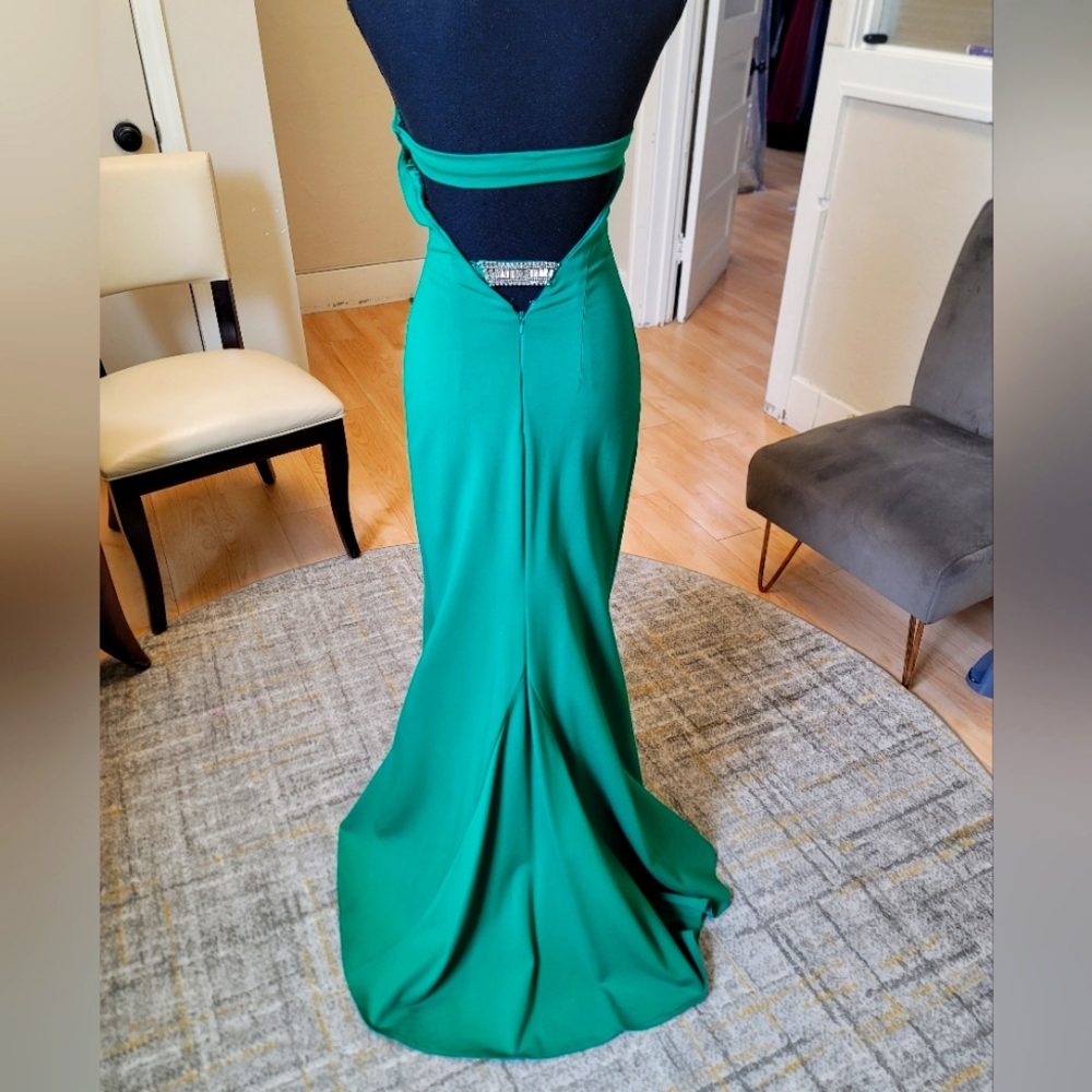 Sherri Hill green prom dress